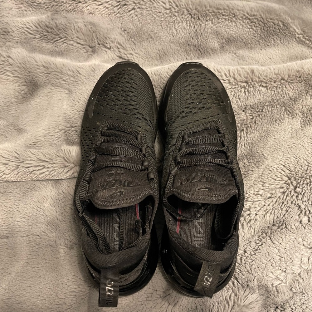 Nike 270s